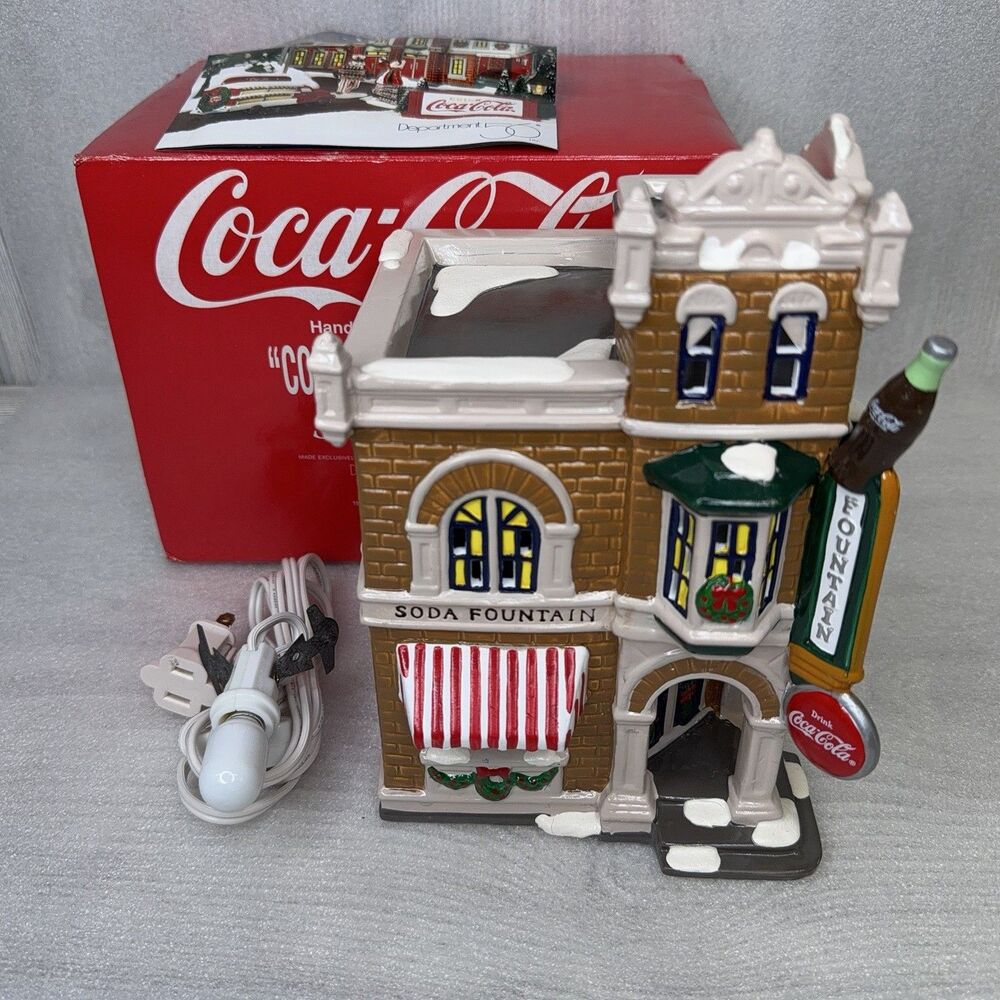 Department 56 Snow Village Coca-Cola Corner Drugstore w/ Light 5484-4 EUC
